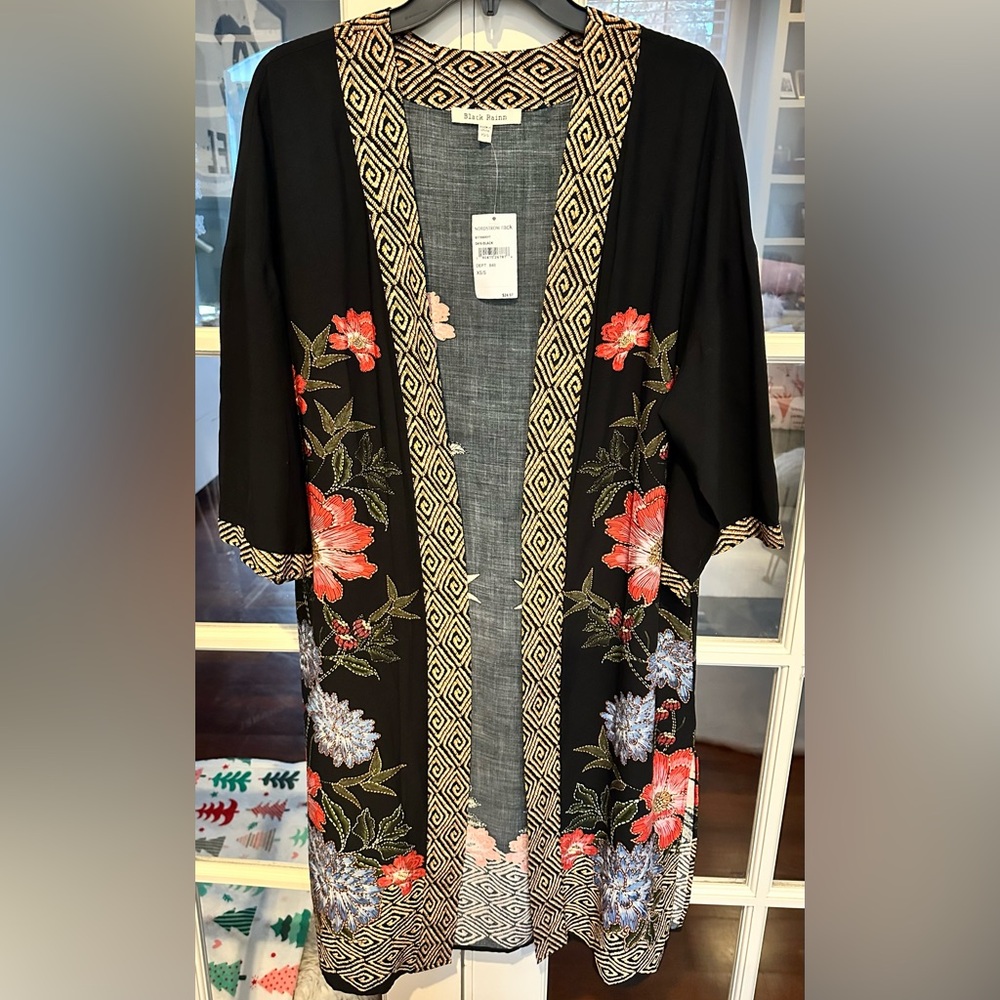 Black Rainn Floral Kimono